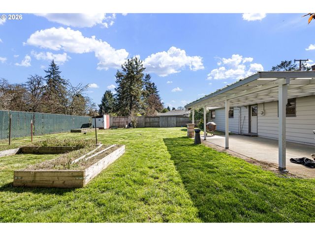 1685 EVERGREEN Dr, Eugene, OR 97404