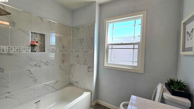 7856 Ney Ave, Oakland, CA 94605
