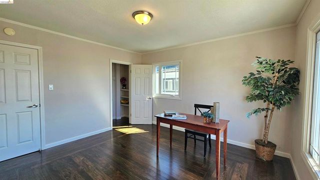 7856 Ney Ave, Oakland, CA 94605