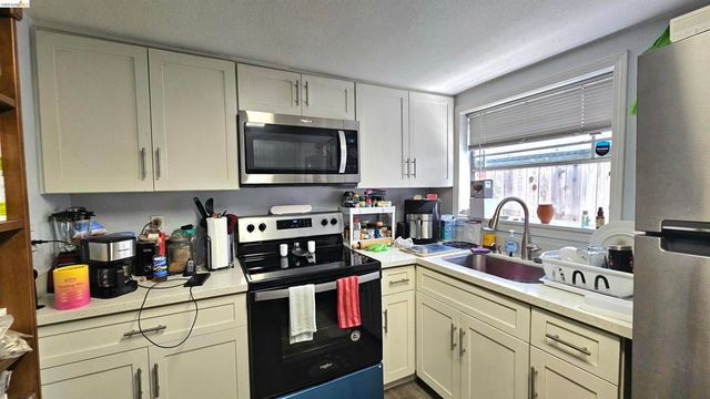 7856 Ney Ave, Oakland, CA 94605