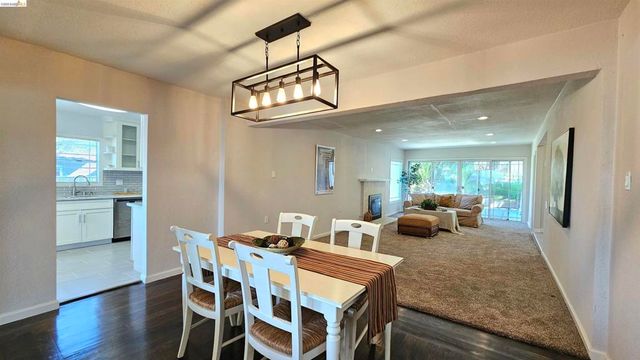 7856 Ney Ave, Oakland, CA 94605