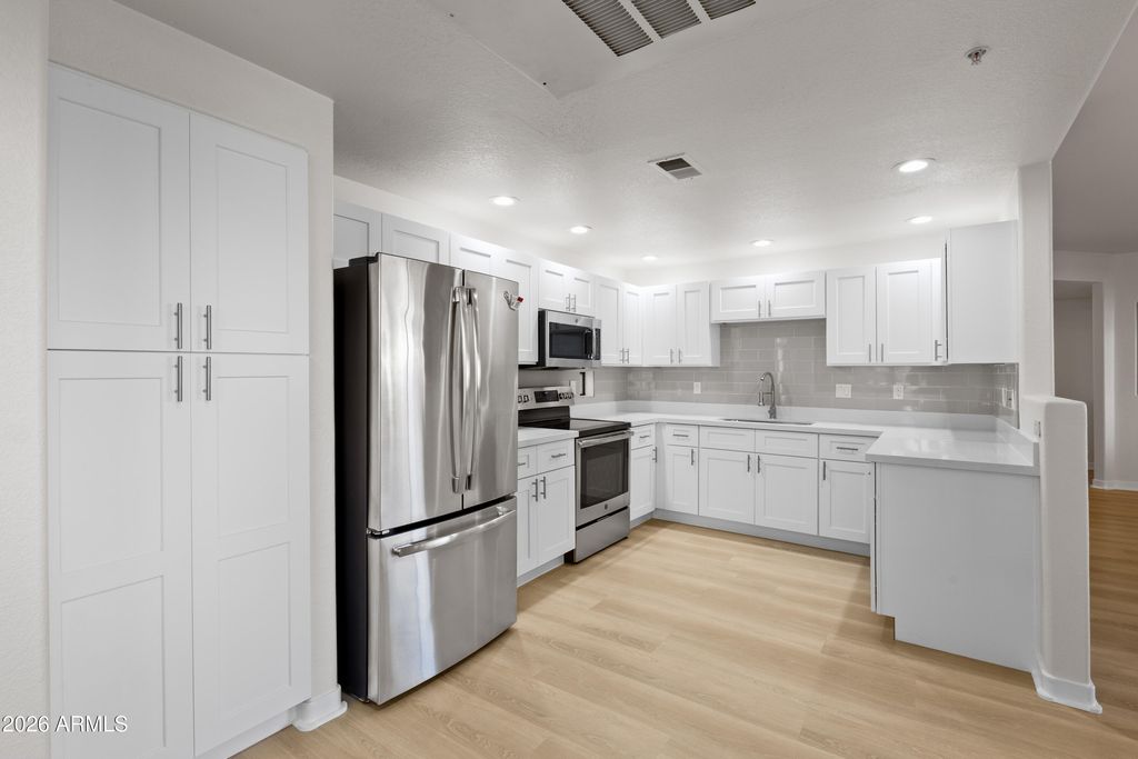 Image 16 of property listing at 9555 E RAINTREE Drive 1031, Scottsdale, AZ 85260