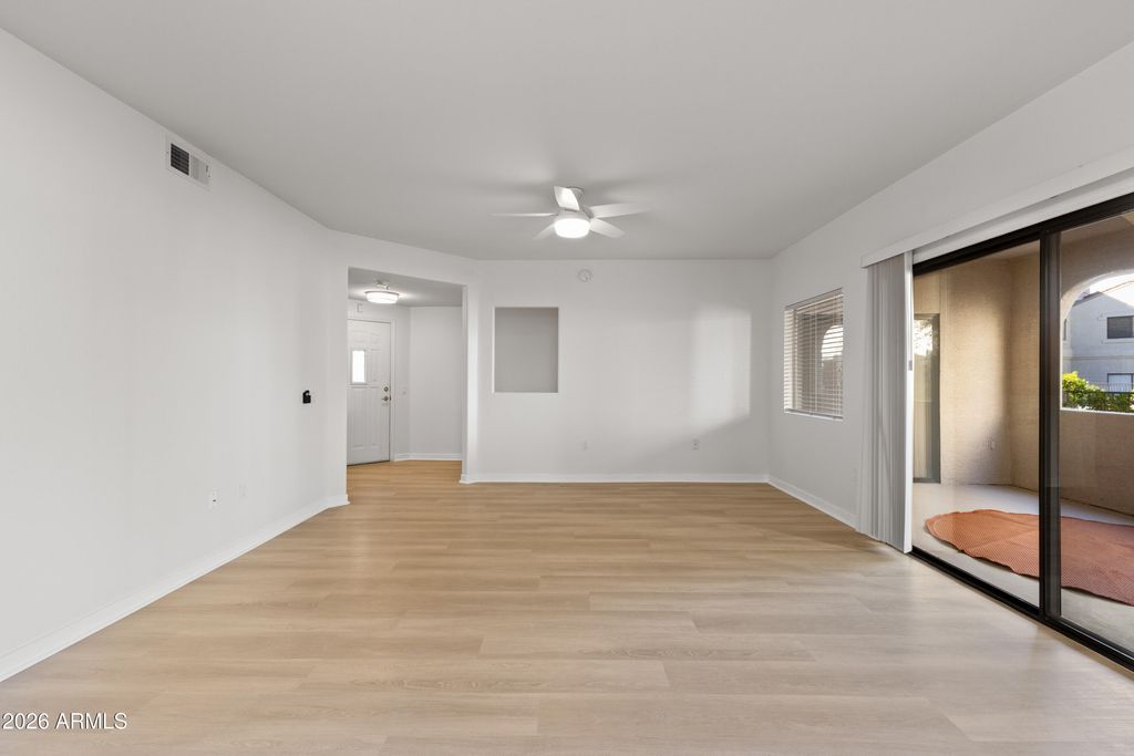 Image 5 of property listing at 9555 E RAINTREE Drive 1031, Scottsdale, AZ 85260