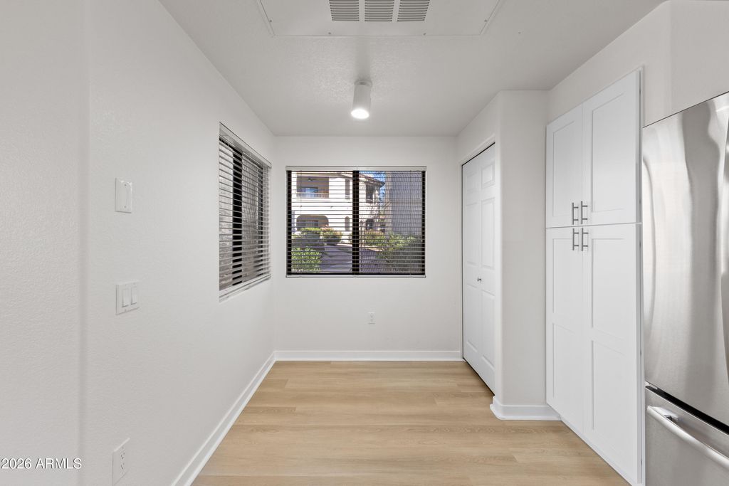 Image 7 of property listing at 9555 E RAINTREE Drive 1031, Scottsdale, AZ 85260