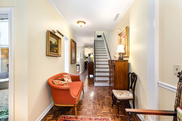 638 Timber Ln, Nashville, TN 37215