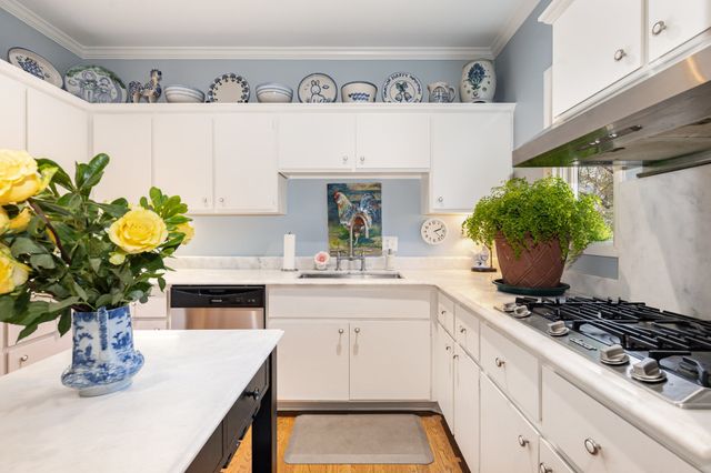 638 Timber Ln, Nashville, TN 37215