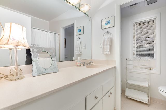 638 Timber Ln, Nashville, TN 37215