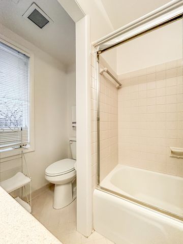 638 Timber Ln, Nashville, TN 37215