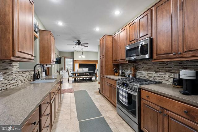 1338 LYNN DR, Pottstown, PA 19464