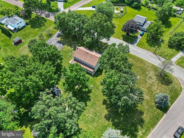 1338 LYNN DR, Pottstown, PA 19464