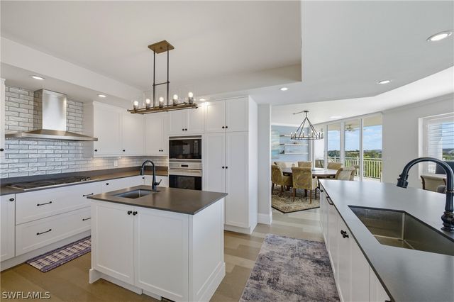 13665 Vanderbilt DR 501, Naples, FL 34110