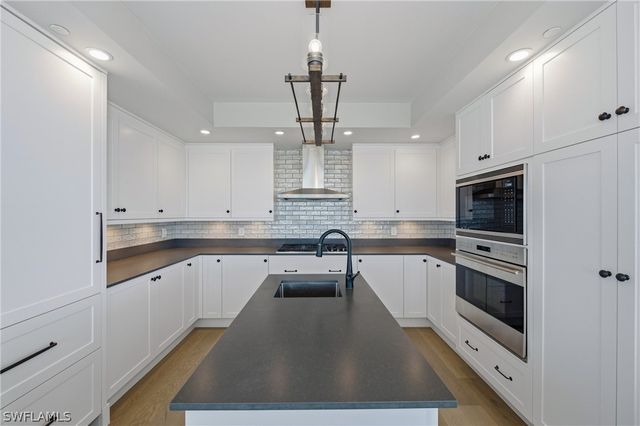 13665 Vanderbilt DR 501, Naples, FL 34110