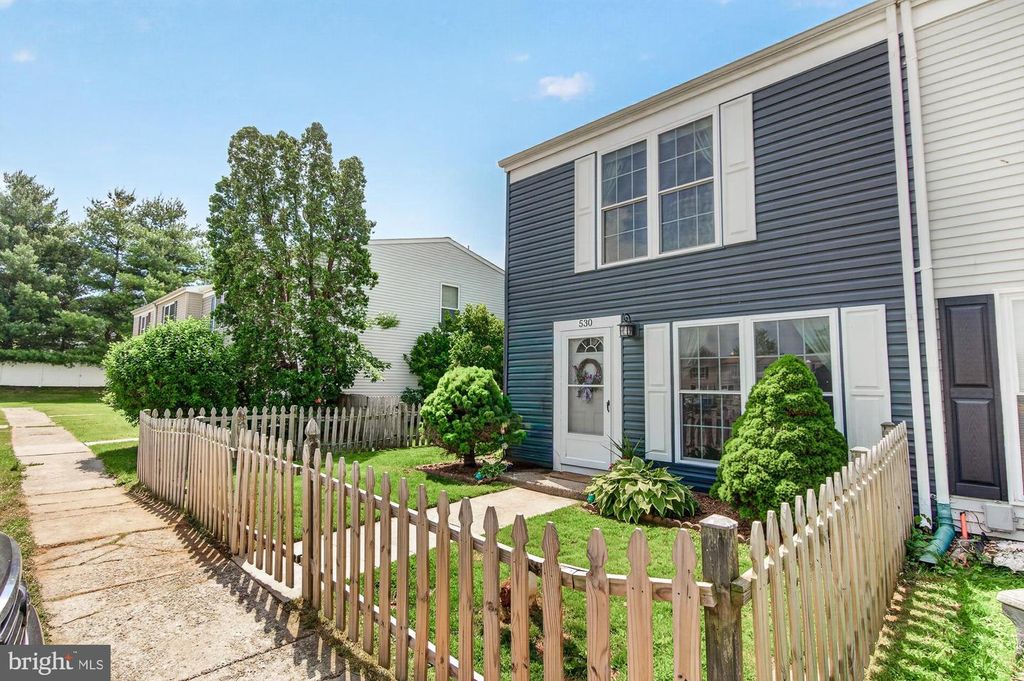 Image 2 of property listing at 530 DAISY DR, Taneytown, MD 21787