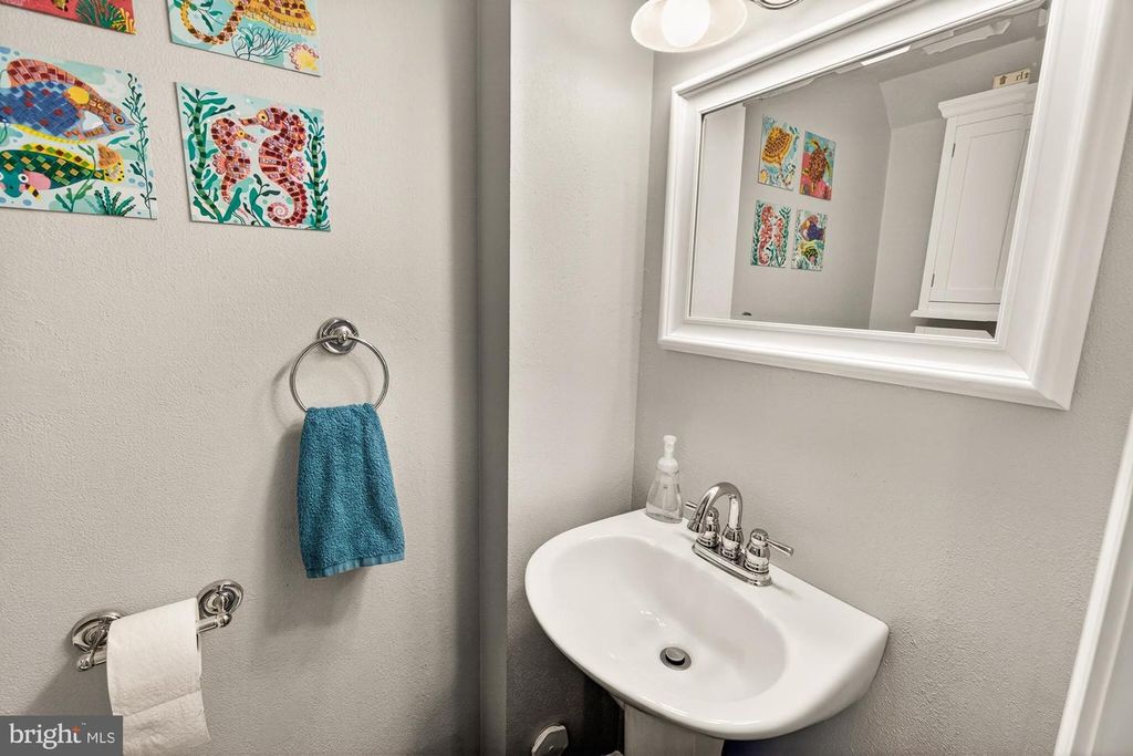 Image 28 of property listing at 530 DAISY DR, Taneytown, MD 21787