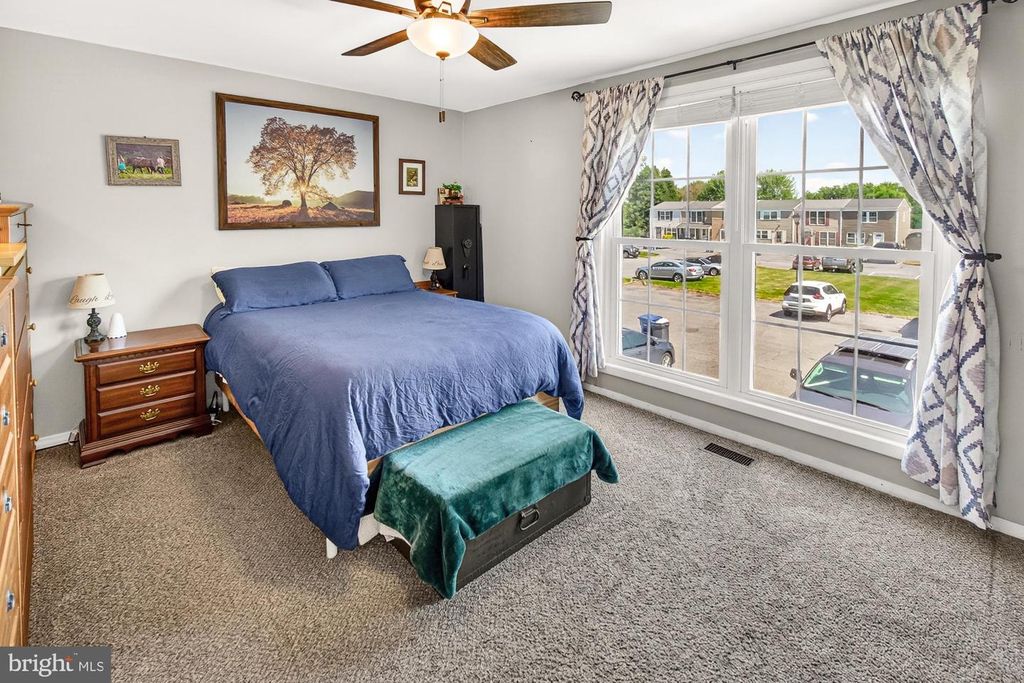Image 29 of property listing at 530 DAISY DR, Taneytown, MD 21787