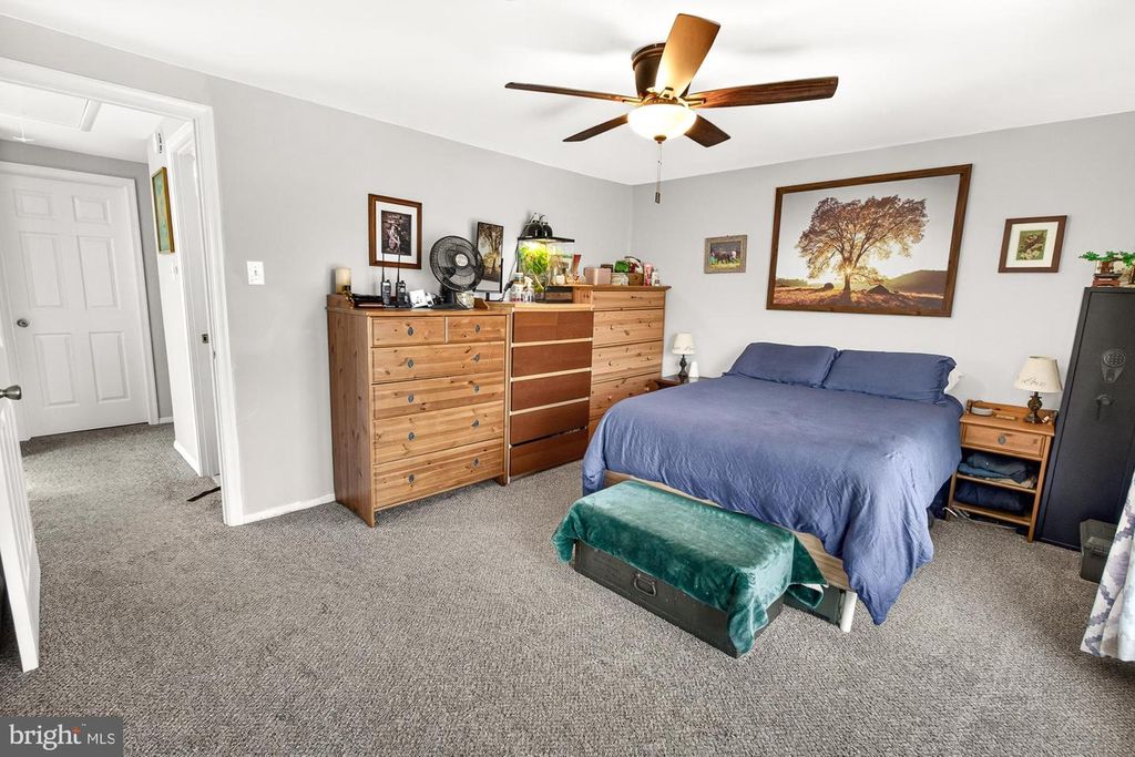 Image 30 of property listing at 530 DAISY DR, Taneytown, MD 21787