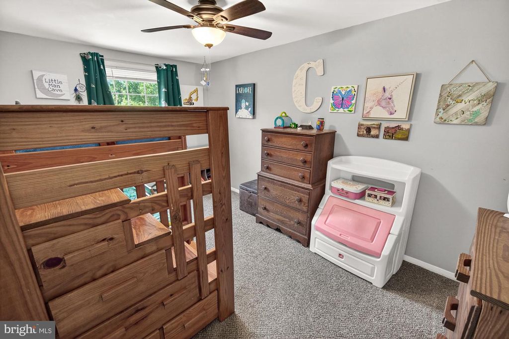 Image 34 of property listing at 530 DAISY DR, Taneytown, MD 21787