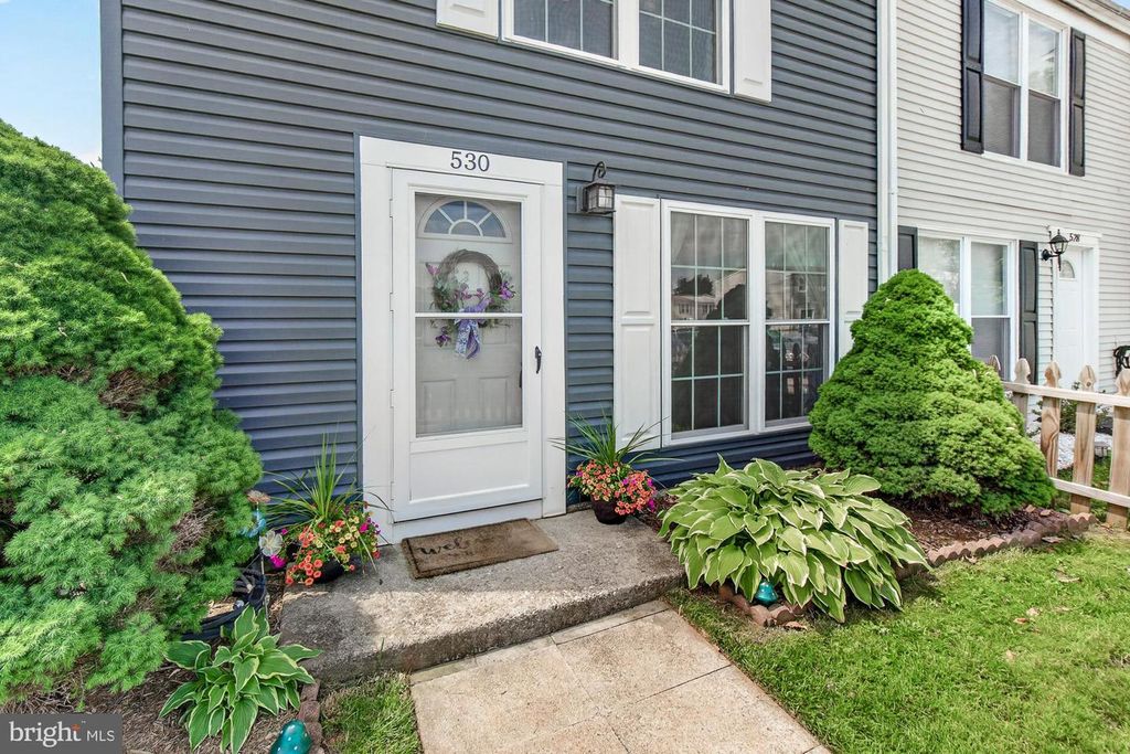 Image 4 of property listing at 530 DAISY DR, Taneytown, MD 21787