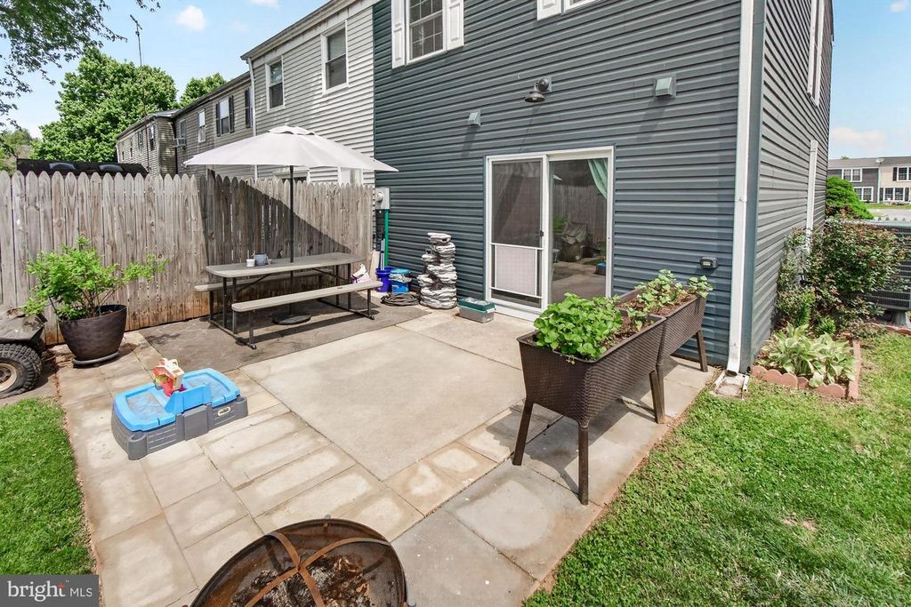 Image 39 of property listing at 530 DAISY DR, Taneytown, MD 21787