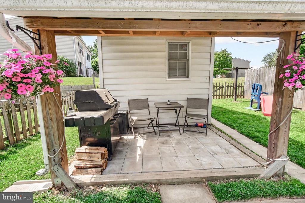 Image 41 of property listing at 530 DAISY DR, Taneytown, MD 21787