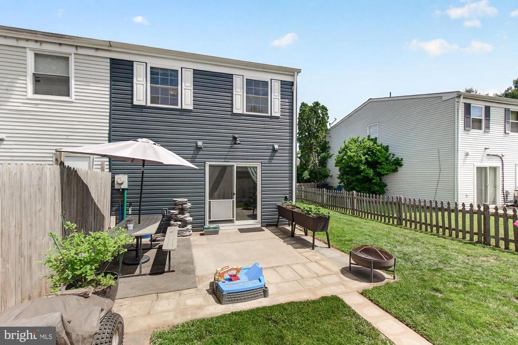 Image 42 of property listing at 530 DAISY DR, Taneytown, MD 21787