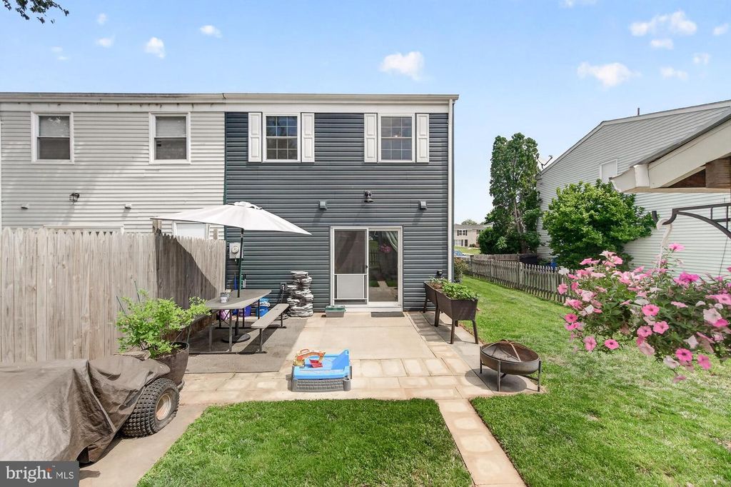 Image 43 of property listing at 530 DAISY DR, Taneytown, MD 21787