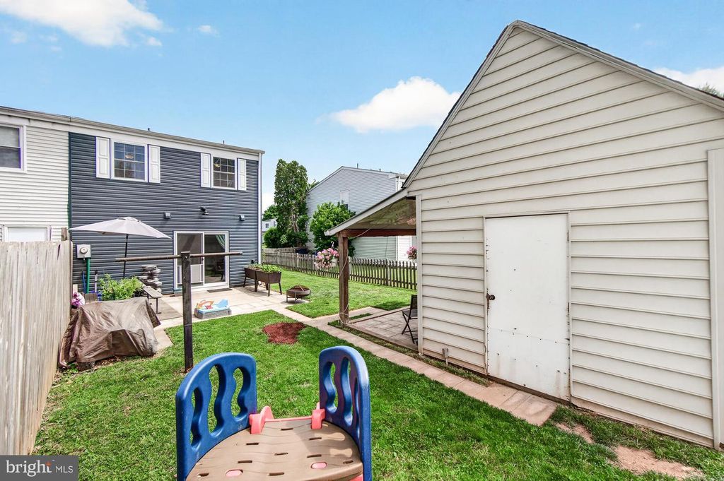 Image 45 of property listing at 530 DAISY DR, Taneytown, MD 21787