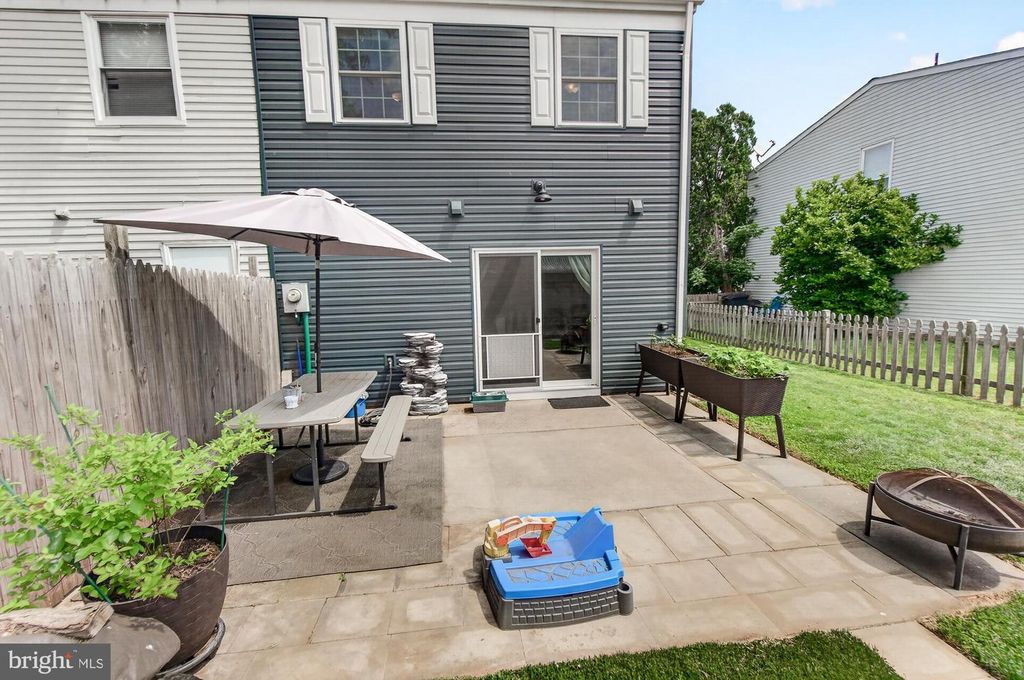 Image 46 of property listing at 530 DAISY DR, Taneytown, MD 21787