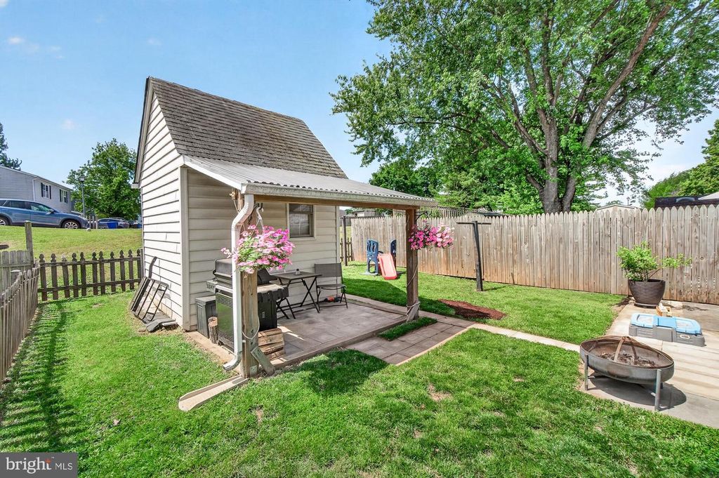 Image 50 of property listing at 530 DAISY DR, Taneytown, MD 21787