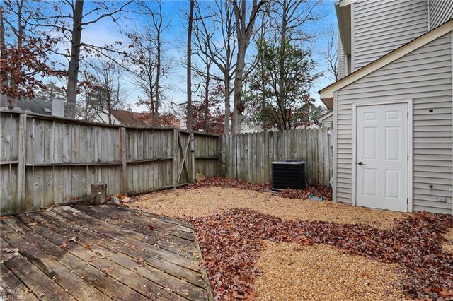 101 Kingsbridge LN, Yorktown, VA 23692