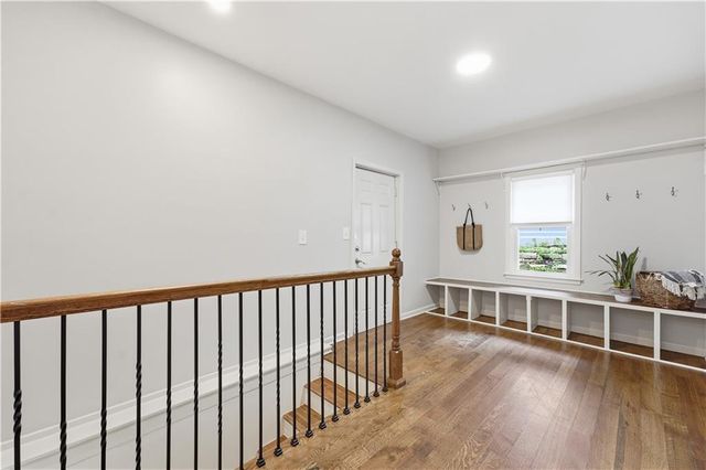 5501 W 70th Terrace, Prairie Village, KS 66208