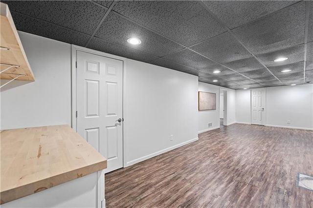 5501 W 70th Terrace, Prairie Village, KS 66208