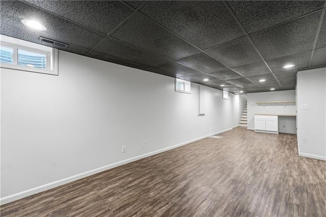 5501 W 70th Terrace, Prairie Village, KS 66208