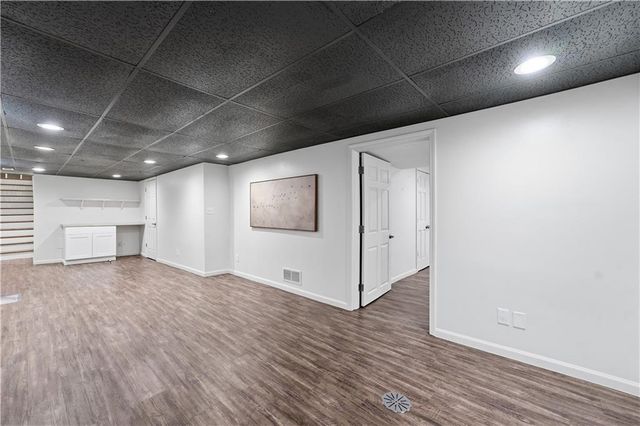 5501 W 70th Terrace, Prairie Village, KS 66208