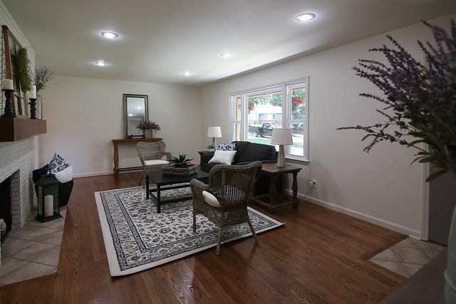 5501 W 70th Terrace, Prairie Village, KS 66208