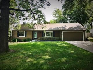 5501 W 70th Terrace, Prairie Village, KS 66208