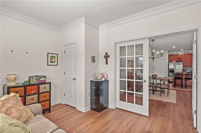 6831 Hanesbrook Circle 101, Clemmons, NC 27012