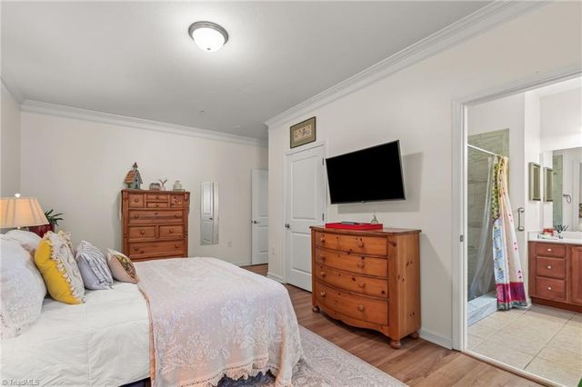 6831 Hanesbrook Circle 101, Clemmons, NC 27012