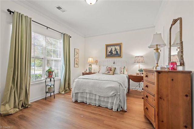 6831 Hanesbrook Circle 101, Clemmons, NC 27012