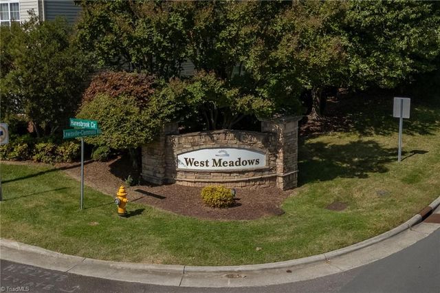 6831 Hanesbrook Circle 101, Clemmons, NC 27012