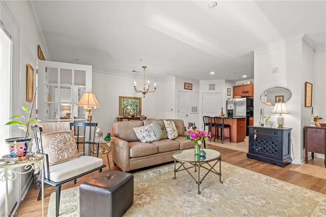 6831 Hanesbrook Circle 101, Clemmons, NC 27012