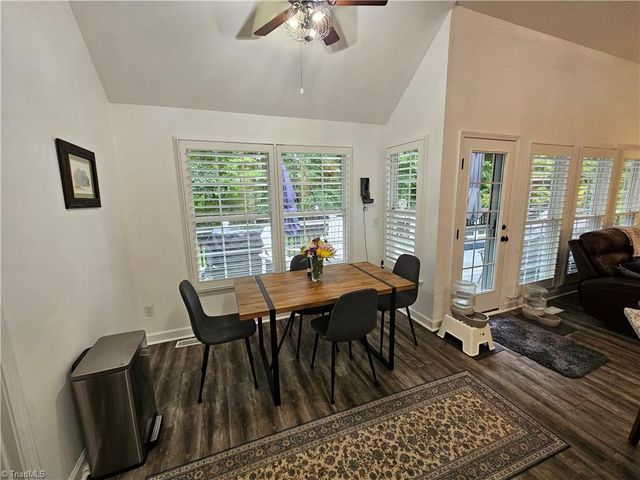 121 Roxbury Court, Advance, NC 27006