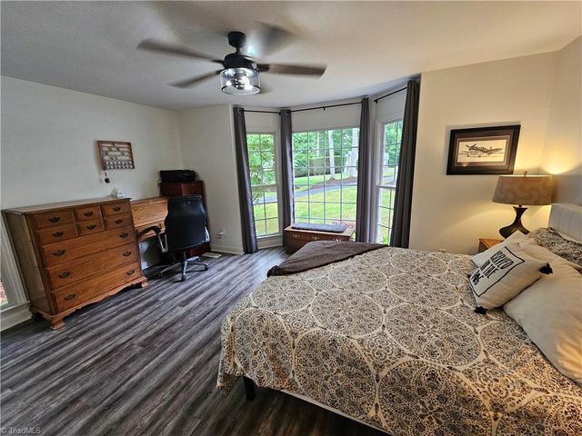 121 Roxbury Court, Advance, NC 27006
