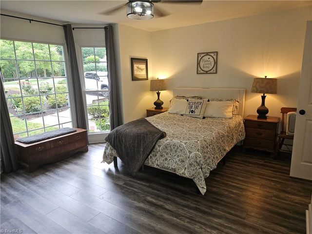 121 Roxbury Court, Advance, NC 27006