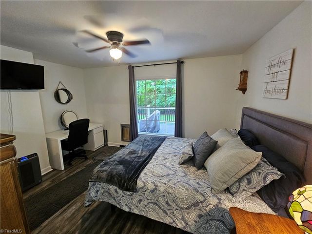 121 Roxbury Court, Advance, NC 27006