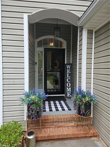 121 Roxbury Court, Advance, NC 27006