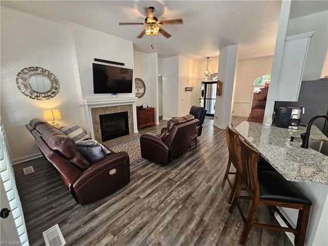 121 Roxbury Court, Advance, NC 27006