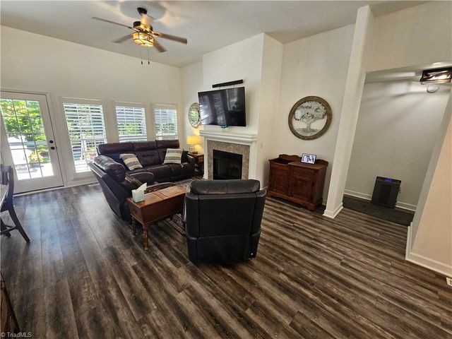 121 Roxbury Court, Advance, NC 27006