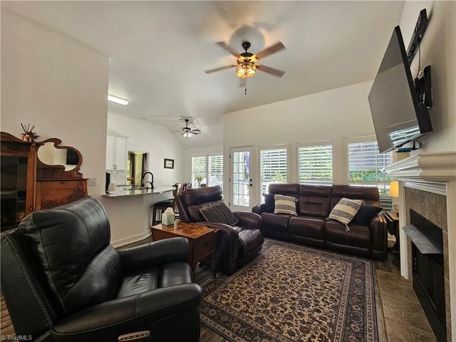 121 Roxbury Court, Advance, NC 27006