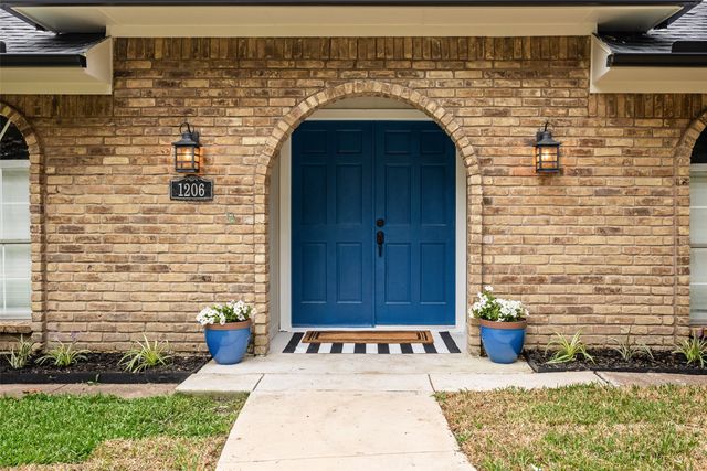 1206 Mayapple Drive, Garland, TX 75043